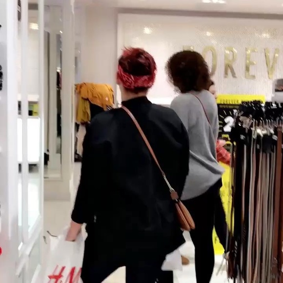 Meet your Posher, Kristen - Picture 1 of 1